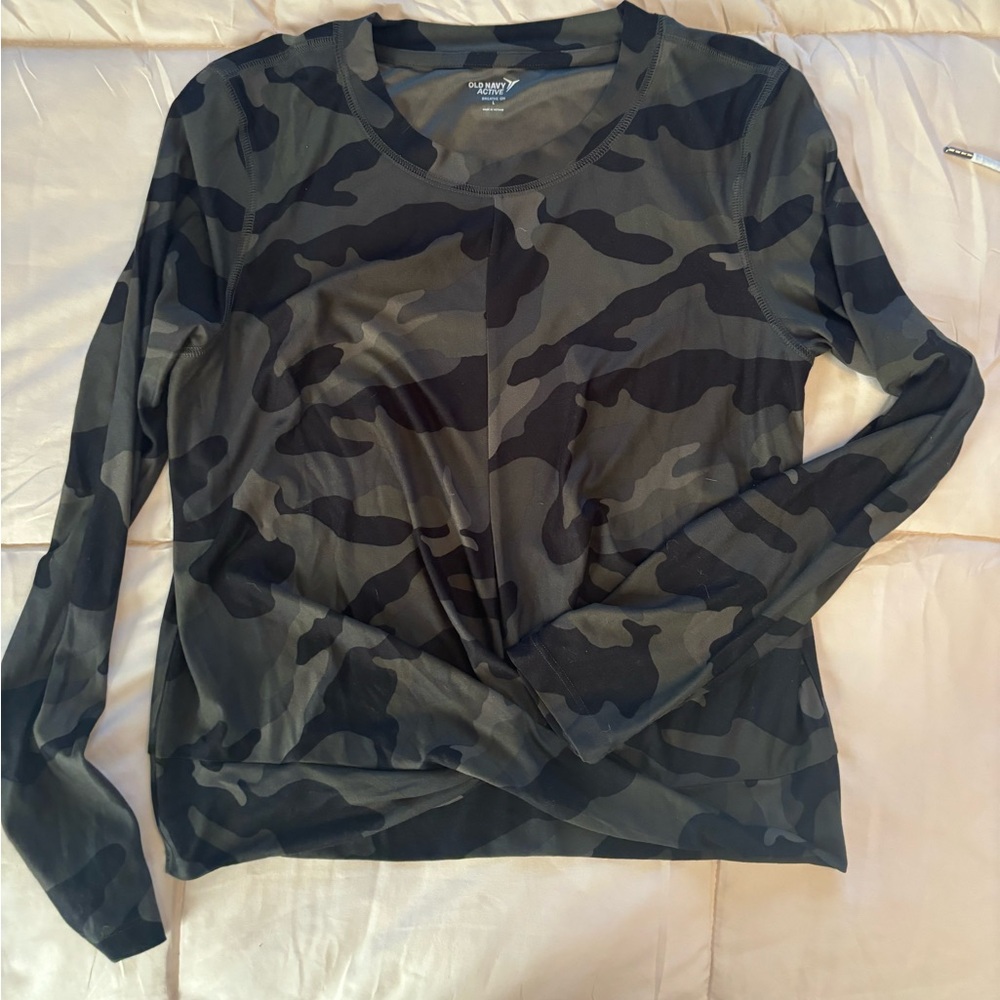 Old Navy Active Twist Front Tee